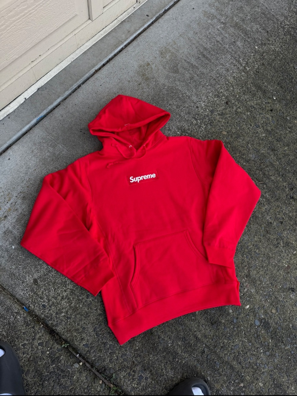 SUPREME RED BOGO SIZE LARGE